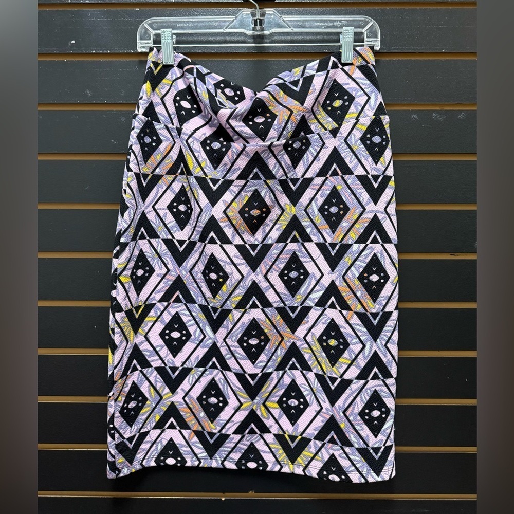 LuLaRoe Cassie Pencil Skirt Geometric Print Pink Black White Size L Like New